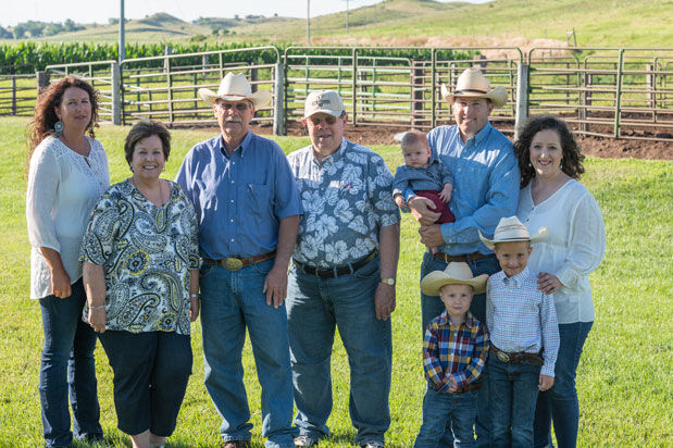 MMFeeders-award-Huyser-Family.jpg